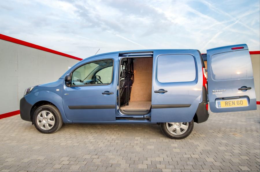  Renault Kangoo Van Z.E. 33 2017 года  (UK) (фото 3 из 44)